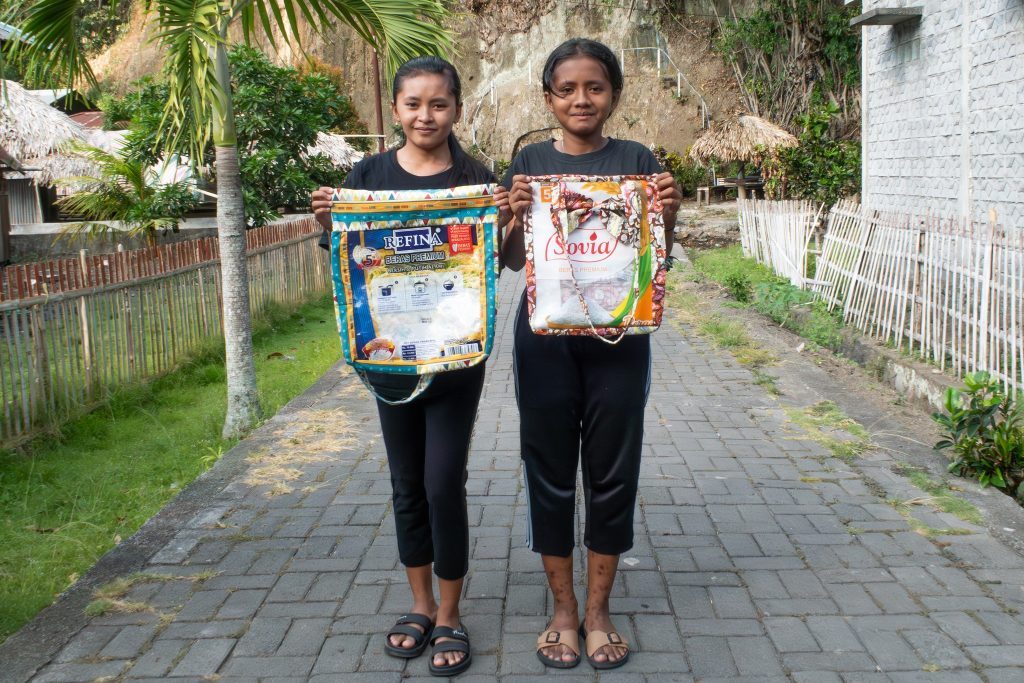 School Plastic Education Lembeh Indonesia Tourmare